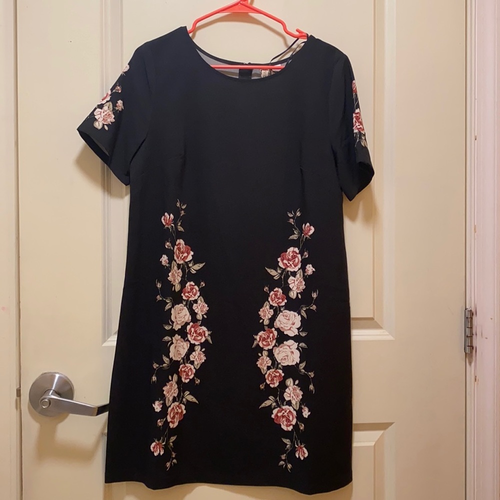Black Floral Short Sleeve Dress